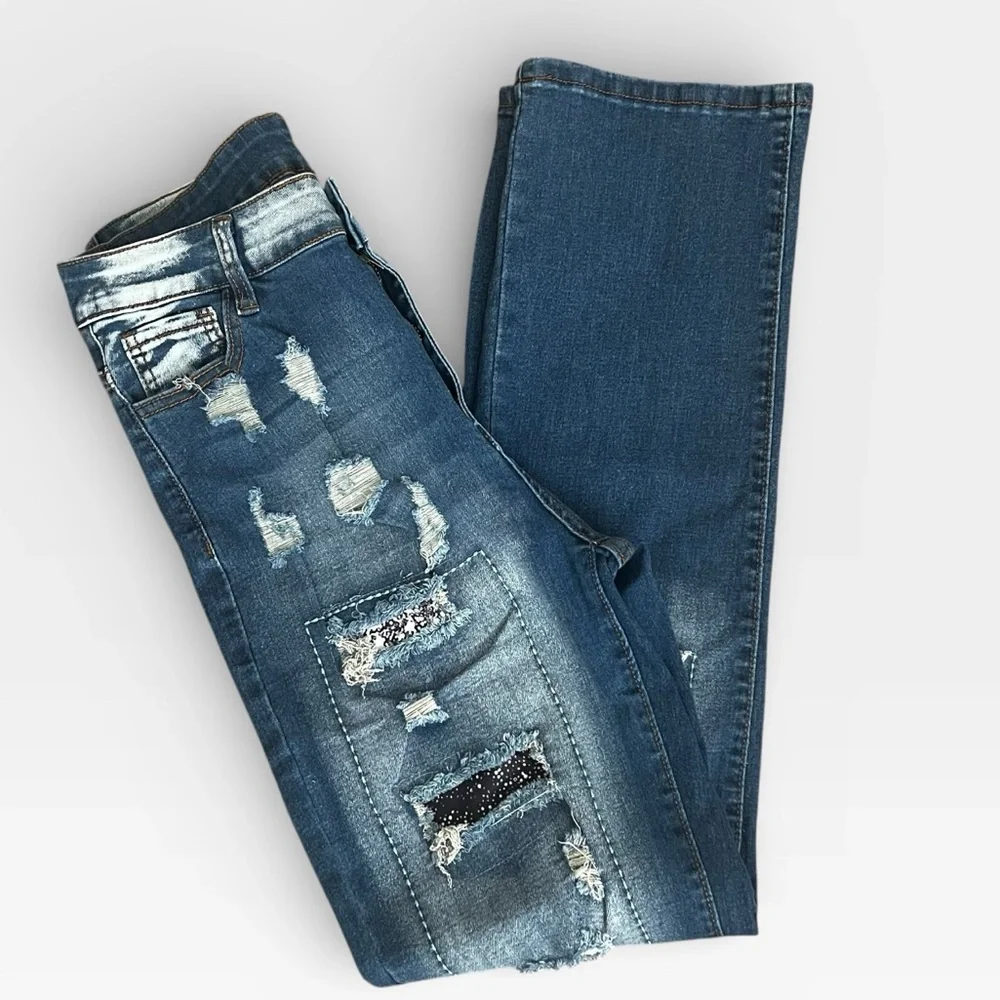 Distressed Patched Blue Jeans - Picture 6 of 6